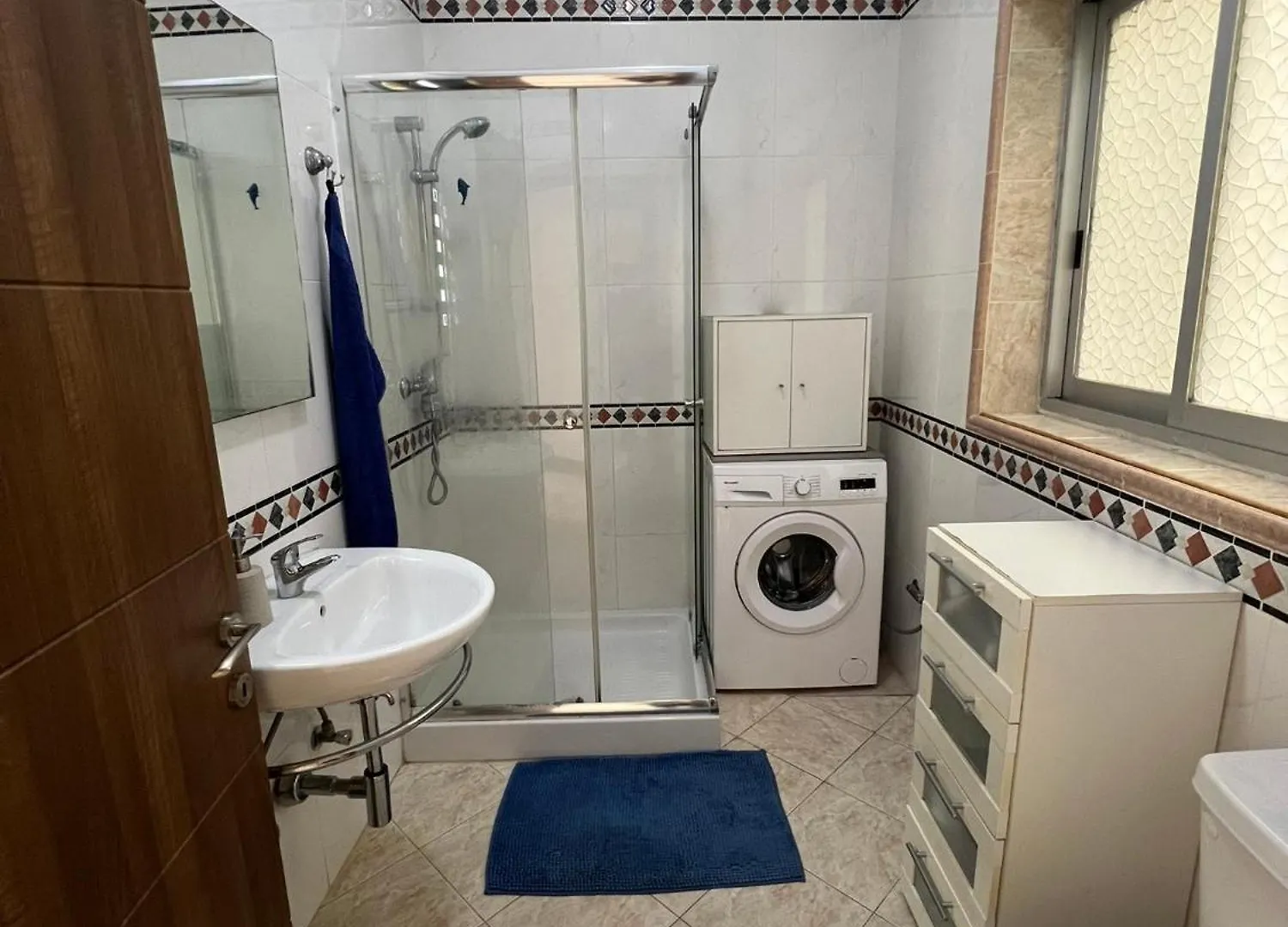 S2 Single Room, Shared Bathroom Saint Julian's