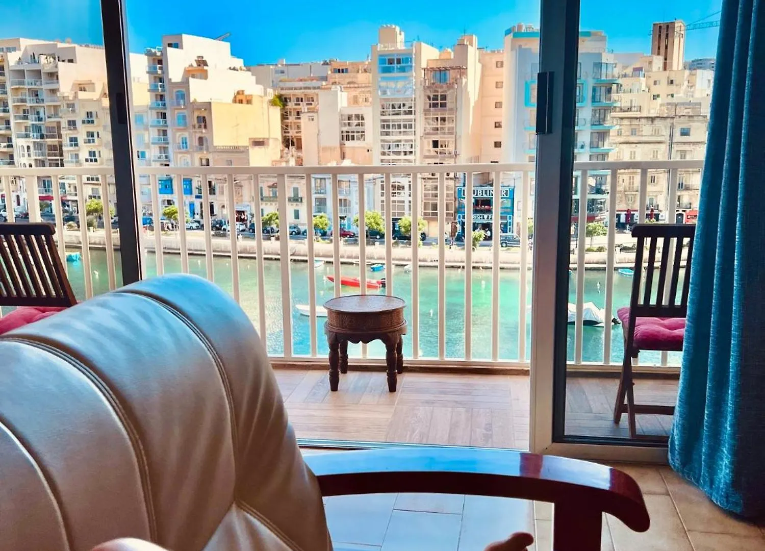 S2 Single Room, Shared Bathroom St. Julian's